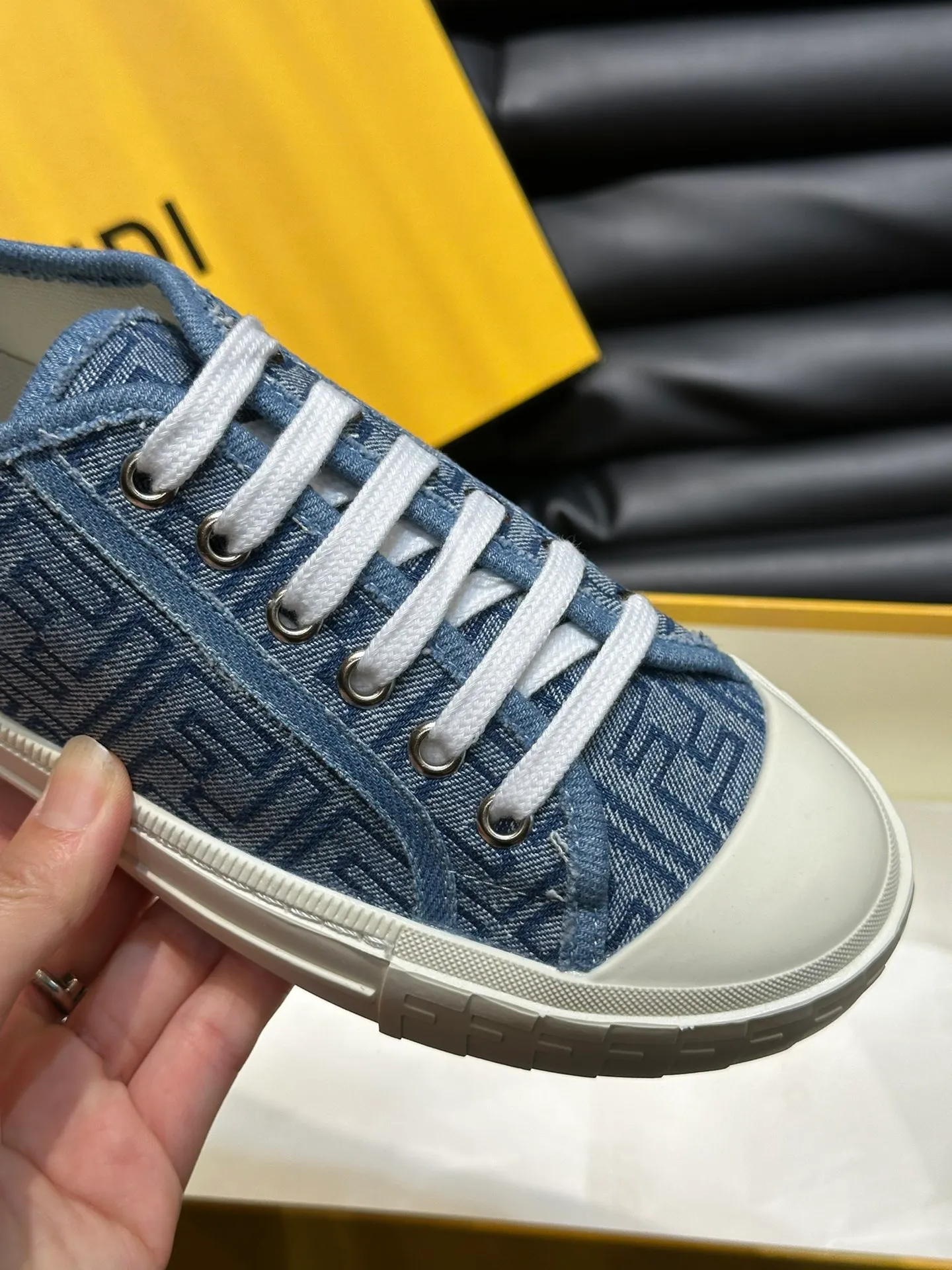 Men's men's shoes 💰420 [New style] 🍿🍿Fendi Fendi👫Couple style low-top canvas shoes, Fendi 2024 spring and summer new lace-up canvas shoes, upper FF jacquard fabric, decorated with same-color satin trim, soles FF carved decoration, soft elastic foot feel, perfect foot comfort! Size: 35-40 Male 38-45